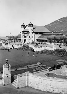 Holidaymaker Gallery: The Pavilion at Ilfracombe, Devon, September 1934