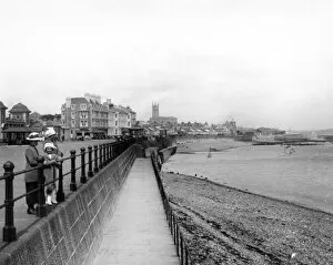 Images Dated 18th February 2020: Penzance Promenade, 1924