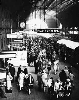 People Gallery: Platform 1 at Paddington Station, 1929