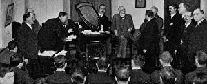 Presentation of the Robins Bolitho Challenge Shield to the GWR Truro Ambulance Team, 1921
