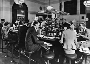 1930s Gallery: Quick Lunch and Snack Bar at Paddington Station, 1936