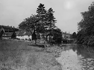 Cottages Collection: River Avon, Chippenham, c.1930
