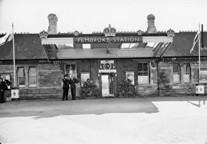 Images Dated 30th March 2022: Royal Tour of Wales - Pembroke Town Station, 1955
