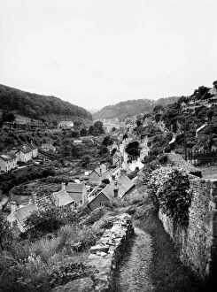 Images Dated 16th October 2017: Scenic view of Chalford Station, Gloucestershire, 1937