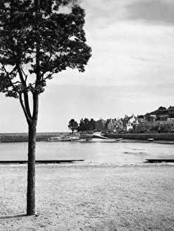 Images Dated 25th January 2021: St Aubin, Jersey, August 1934