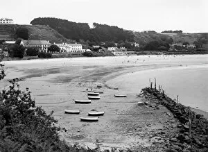 Images Dated 25th January 2021: St Brelades Bay, Jersey, August 1934