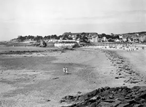 Holidaymakers Collection: St Helier, Jersey, August 1934