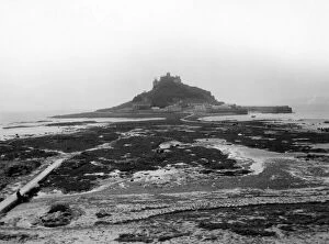 Images Dated 8th February 2021: St Michaels Mount at Low Tide, August 1928