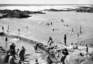 Images Dated 20th December 2019: Summerleaze Bathing Pool, Bude, August 1930