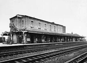 1970s Collection: Swindon Junction Station, Platform 3, 28th January 1970