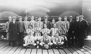 Images Dated 9th May 2012: Swindon Loco Department Football Team, 1921-1922