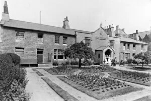 Images Dated 15th May 2018: Swindon Medical Fund Society Cottage Hospital