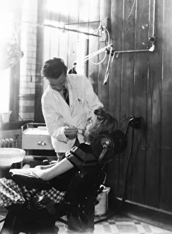 Swindon Medical Fund Society Collection: Swindon Medical Fund Society Dentist