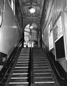 Images Dated 11th July 2008: Swindon Station Staircase to Platforms, 1970