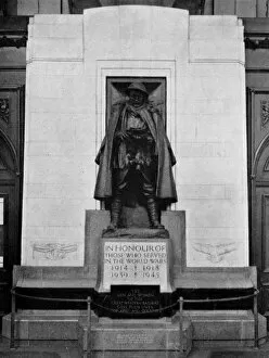 Paddington Station Gallery: War memorial at Paddington Station in 1949