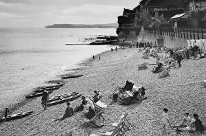 Holidaymaker Gallery: The West End of Sidmouth Beach, Devon, August 1936