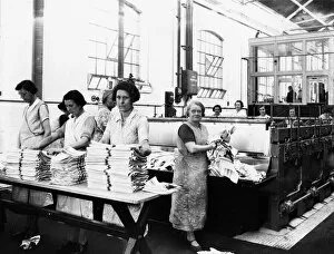 Laundry Gallery: Women working in the Swindon Works laundry, c1930